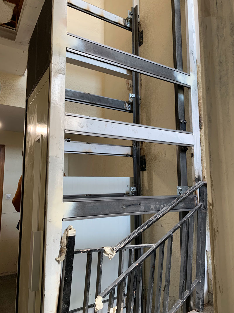 Instalación de ascensor oleodinámico | Ascensores Ramase