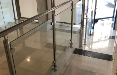 Obra finalizada de instalación de salvaescaleras