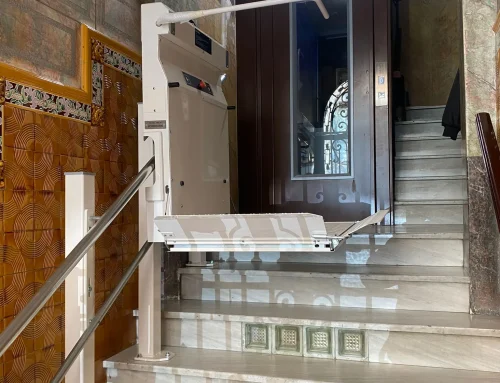 Ascensor por el hueco de escalera – Sant Andreu, Barcelona