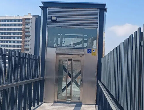 Sant Feliu celebra la inauguració d’un ascensor que millora l´accessibilitat del barri