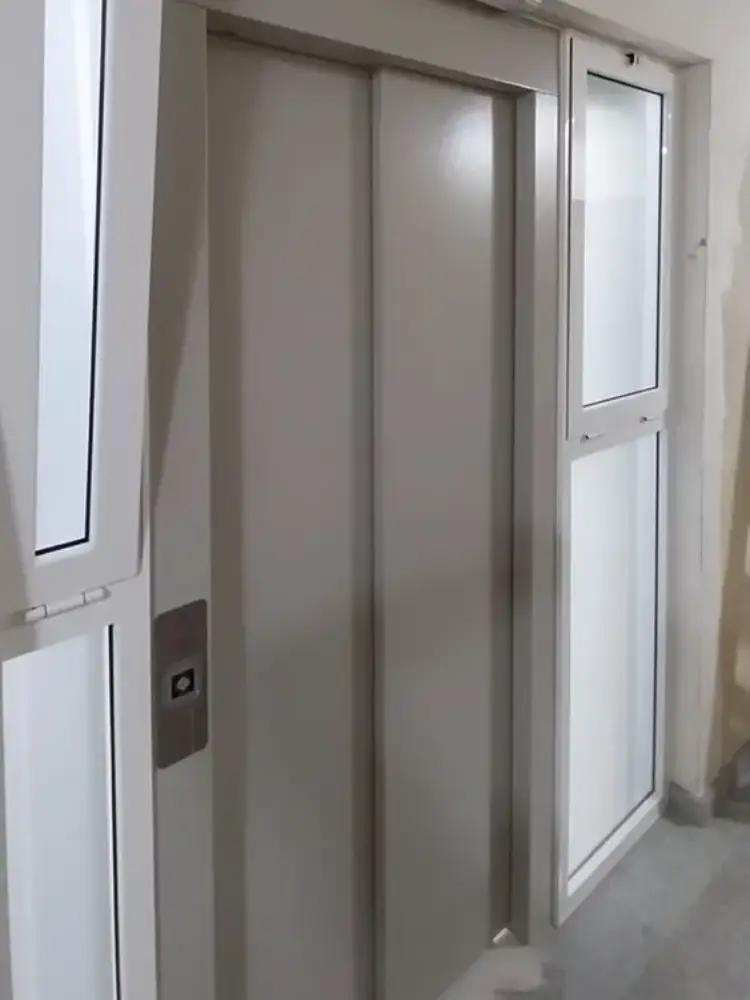 Ascensor en vivienda existente del Bon Pastor - Ascensor Ramase